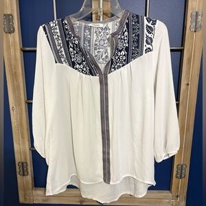 Persaya Navy and Cream Blouse